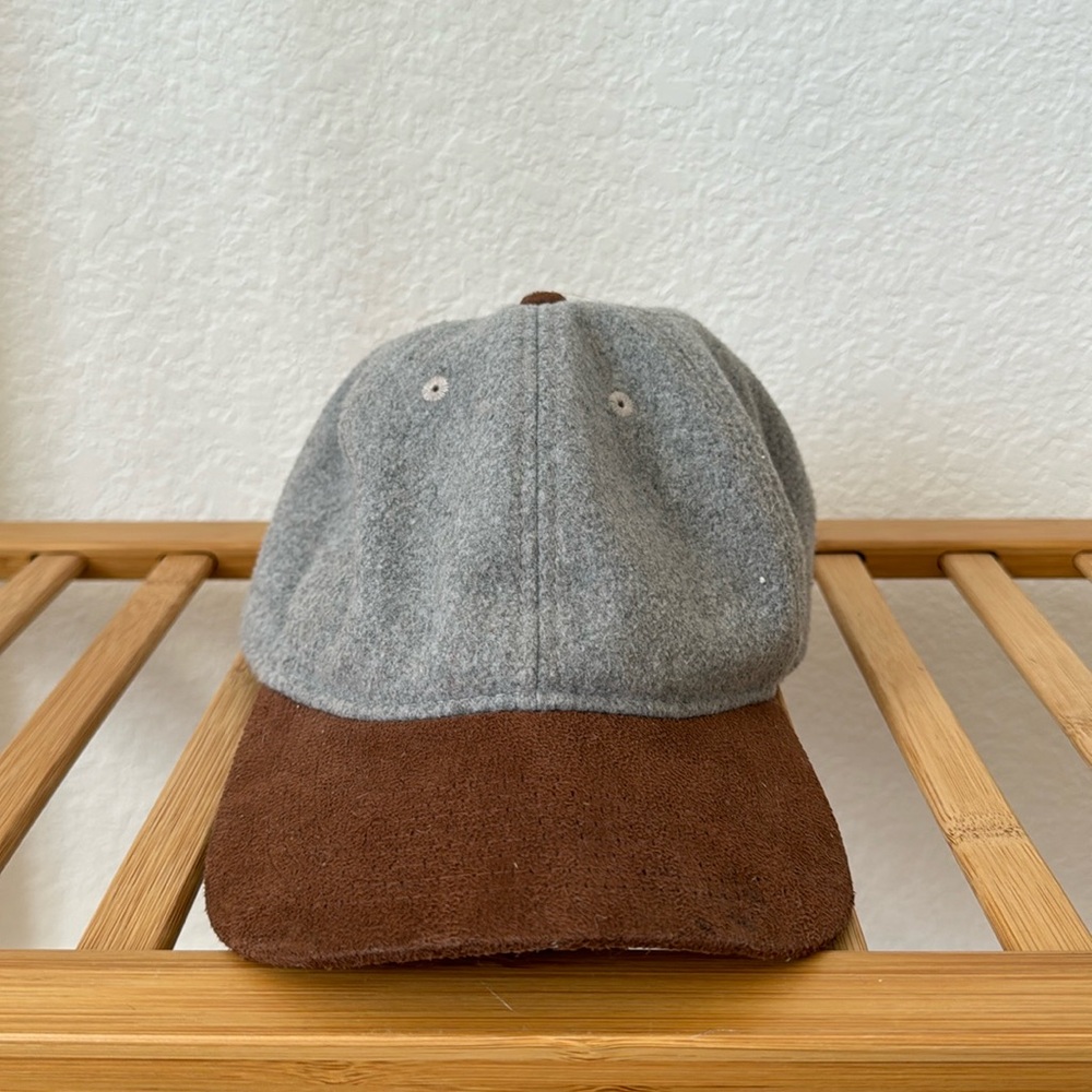 two tone staple hat